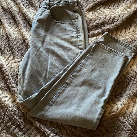 GUC ⭐️VINTAGE⭐️Venezia Jeans in Super Light Wash, Size 16 - Picture 1 of 6